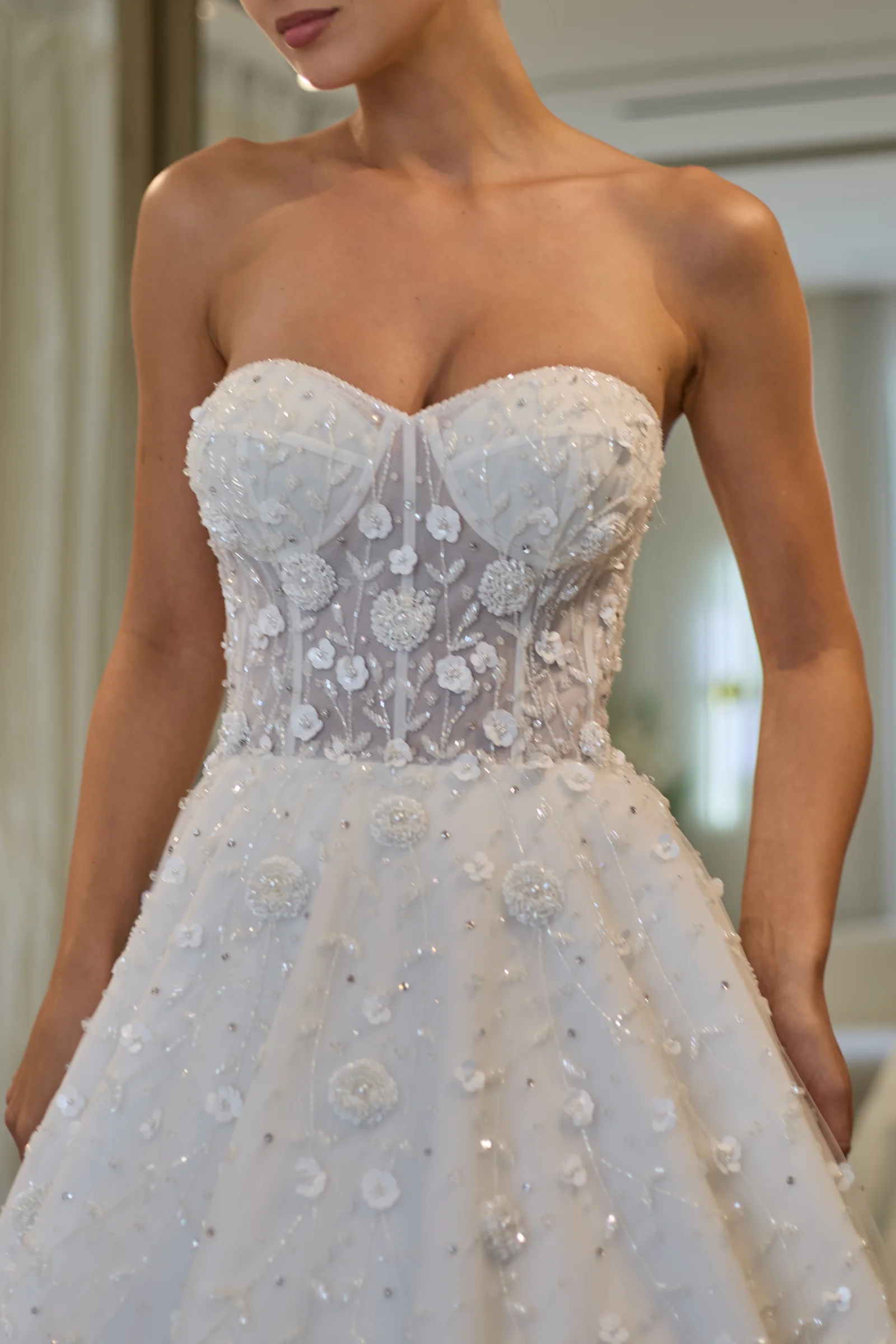 إطلالة أخرى لـ Novabella Couture 6411