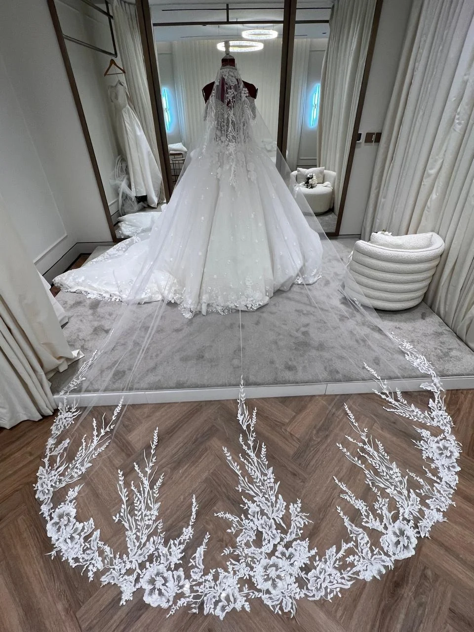 Veil GT-FLR-VEIL119 by Contessa