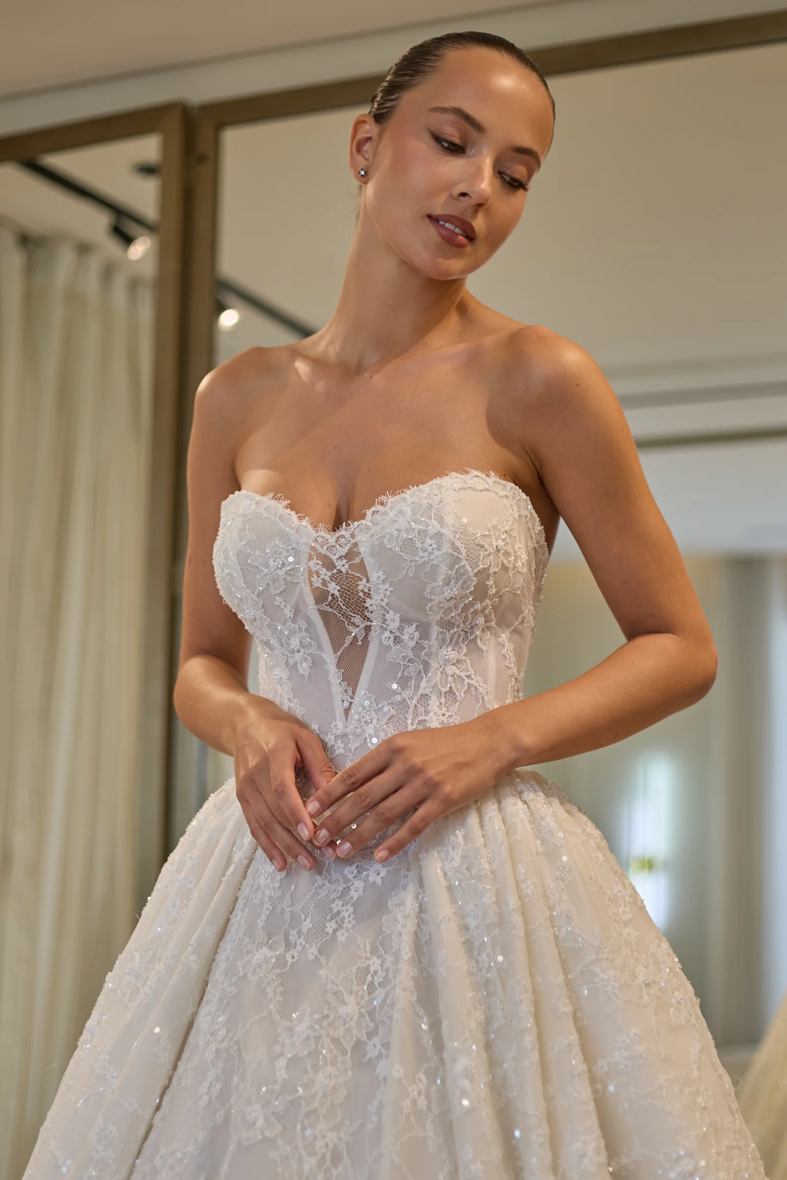 إطلالة أخرى لـ Novabella Couture 6425